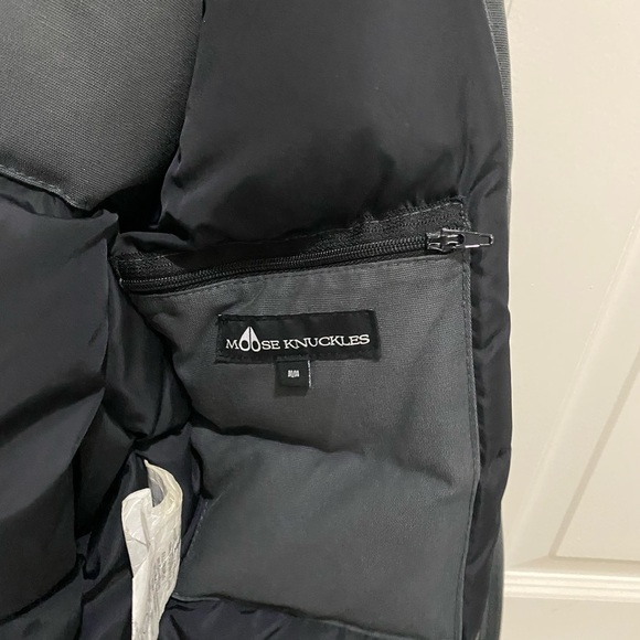 AUTHENTIC WOMENS MOOSE KNUCKLES JACKET - Picture 3 of 4